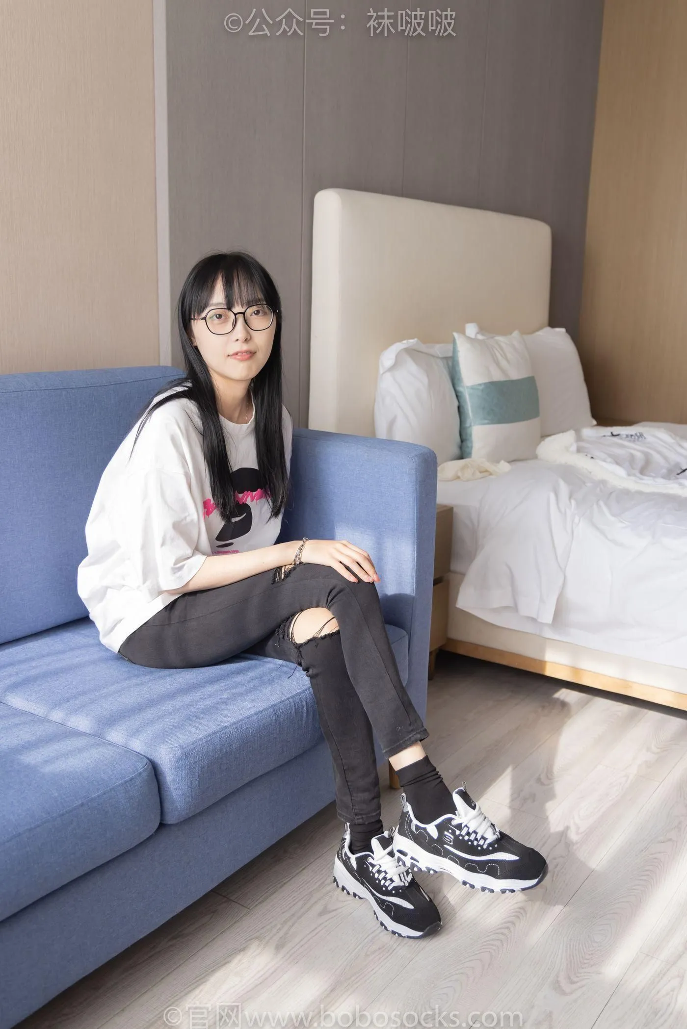 [BoBoSocks袜啵啵]NO.055 稚予-斯凯奇运动鞋、白棉袜、黑棉袜 [139P]插图3